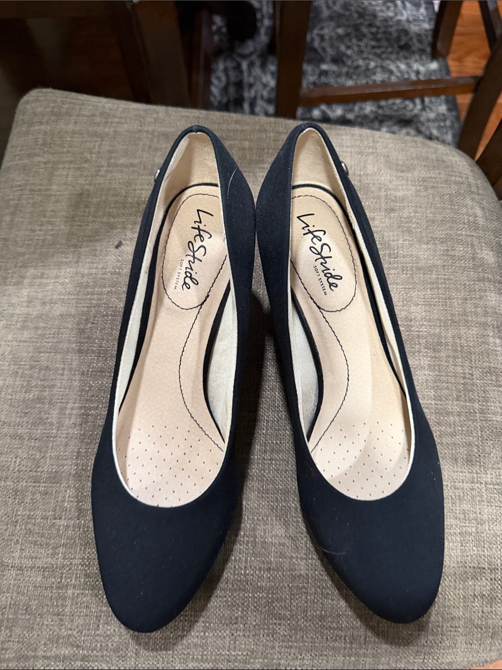 LifeStride black pumps size 9